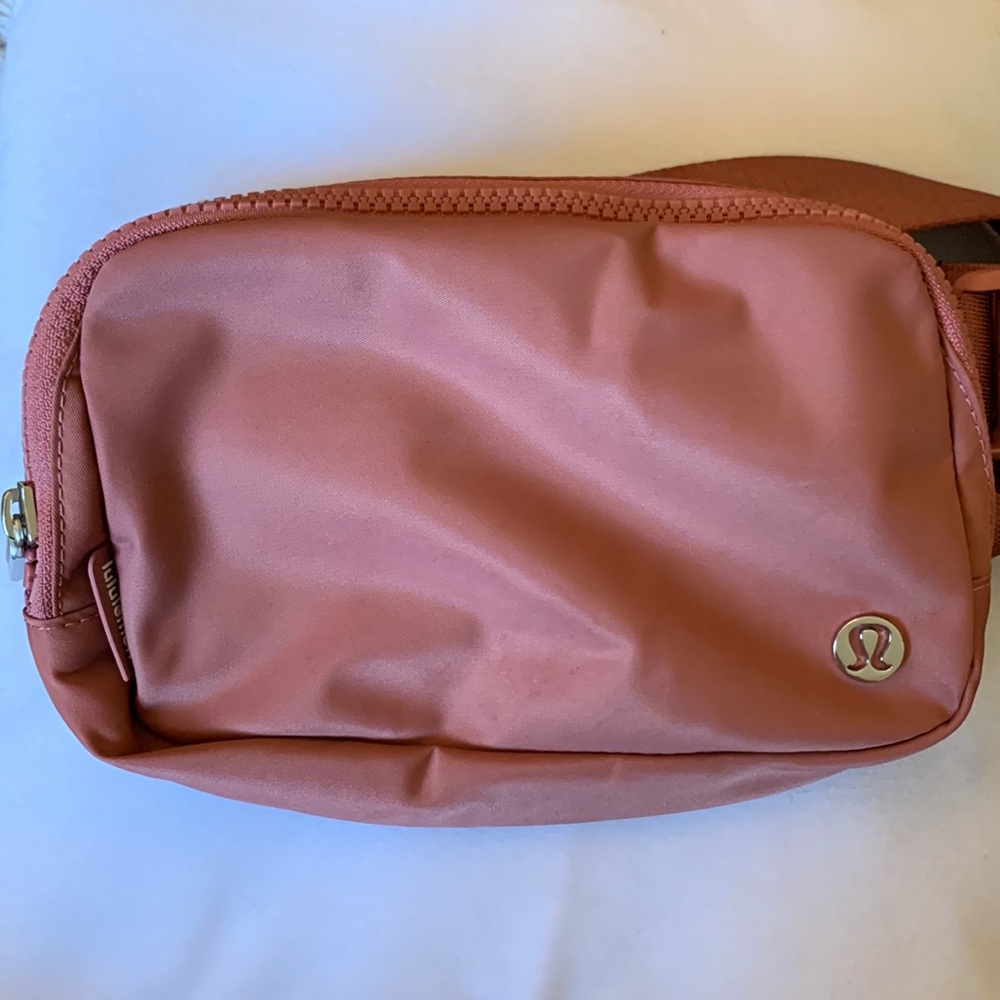 Lululemon Everywhere Belt Bag. New without tags. Color: Brier Rose.